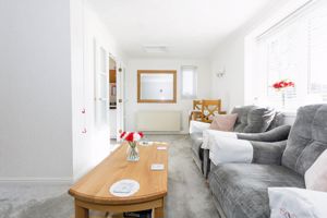 LIVING ROOM- click for photo gallery